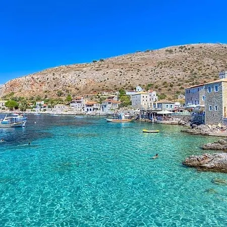 Selinitsa Stone - Mani's Private Pool Retreat