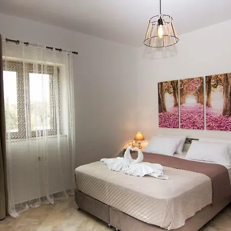 Selinitsa Stone - Mani's Private Pool Retreat Tatil Evi *