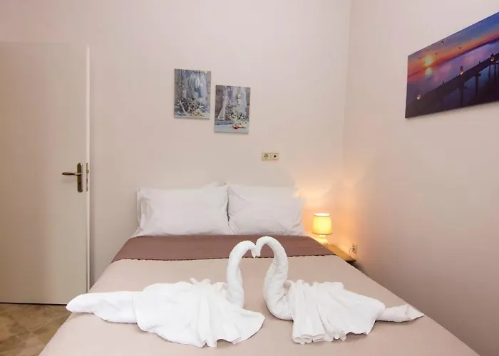 Selinitsa Stone - Mani's Private Pool Retreat