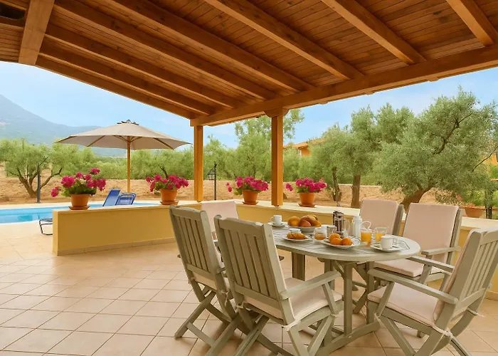 Selinitsa Stone - Mani's Private Pool Retreat